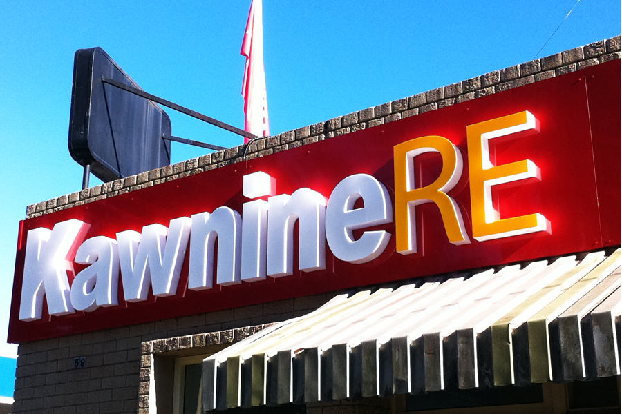 Bảng hiệu quảng cáo chữ nổi