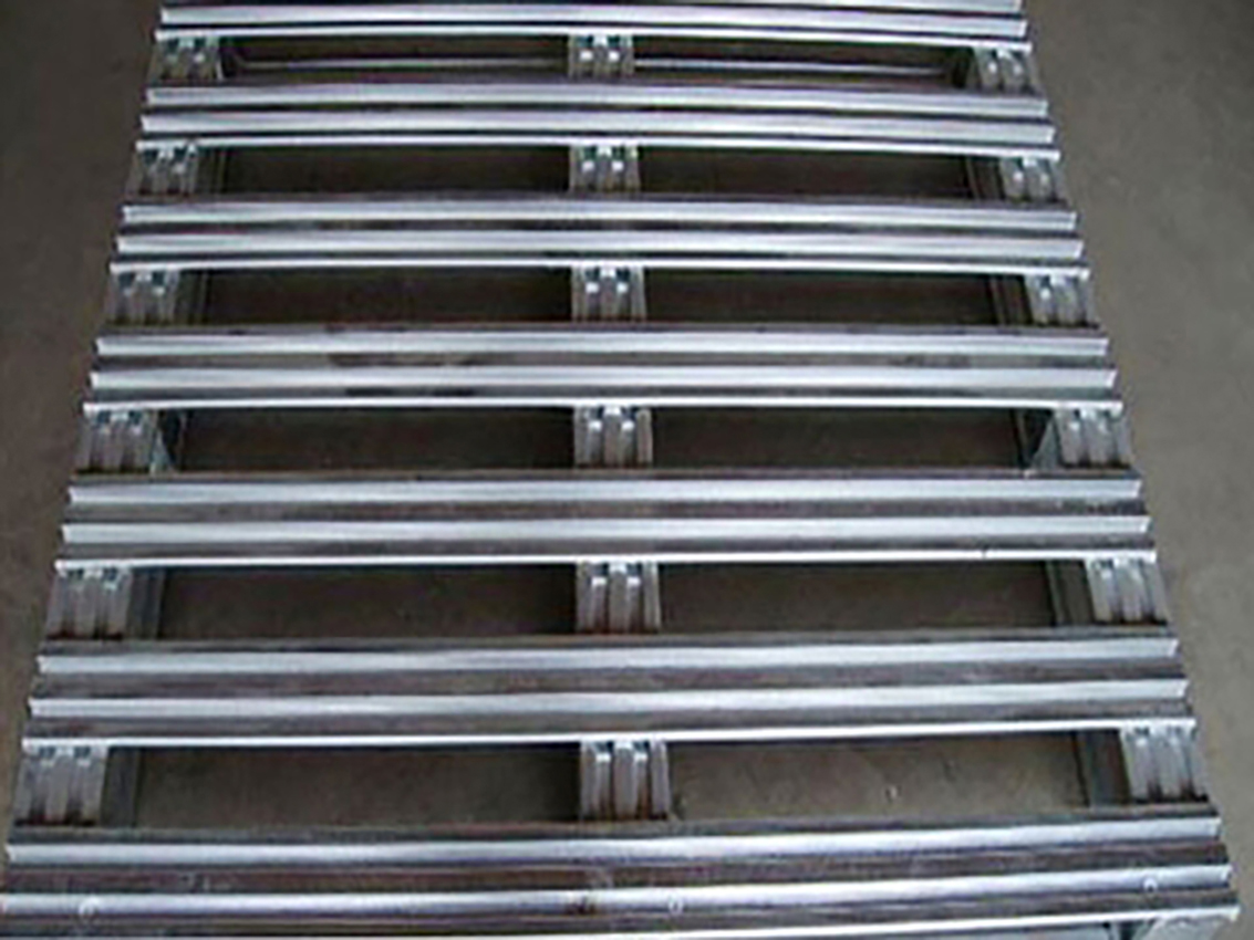 Pallet sắt
