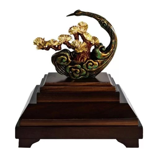 Chậu cây tùng dát vàng