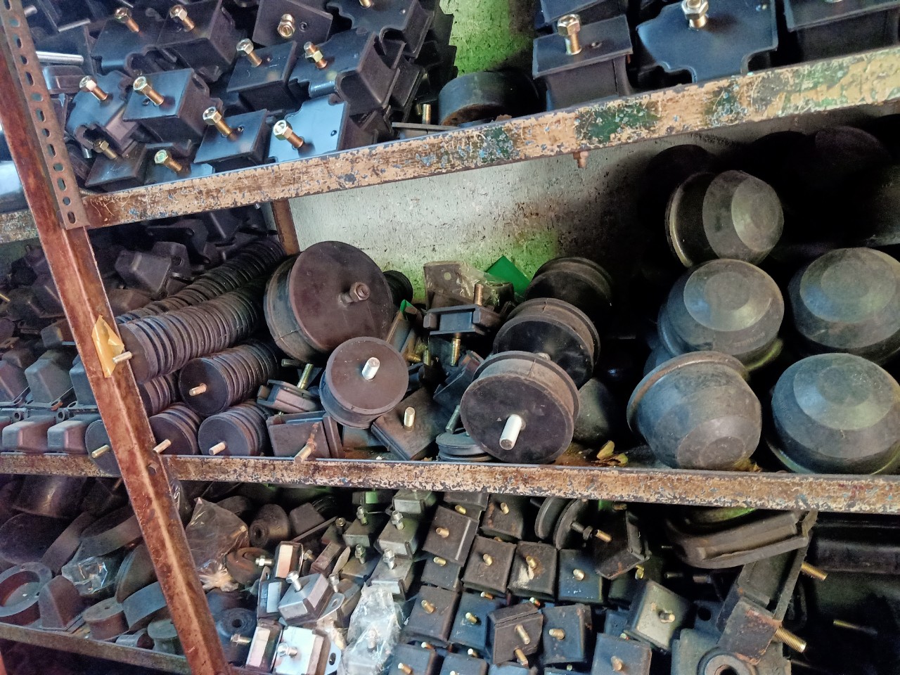 Cao su chân máy và giảm chấn - Công Ty Cao Su Kỹ Thuật Vũ Trí