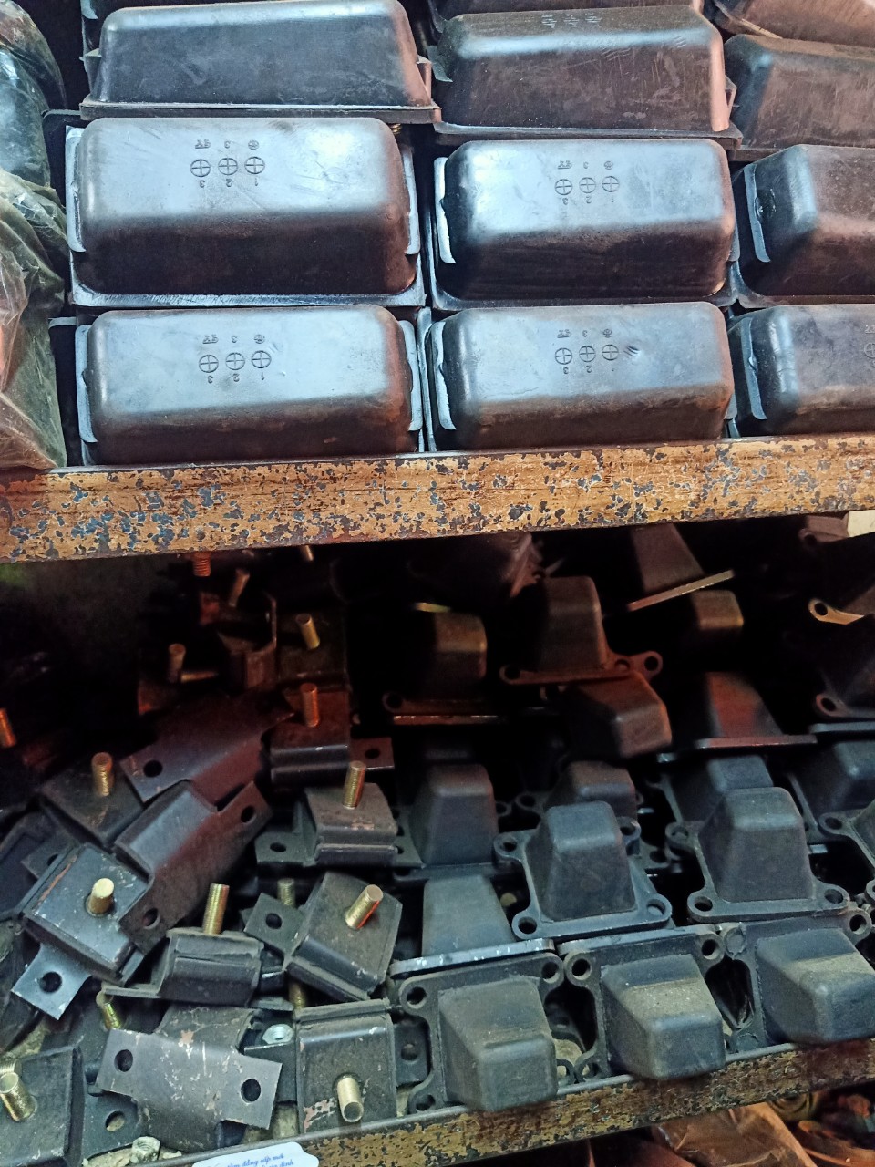 Cao su chân máy và giảm chấn - Công Ty Cao Su Kỹ Thuật Vũ Trí