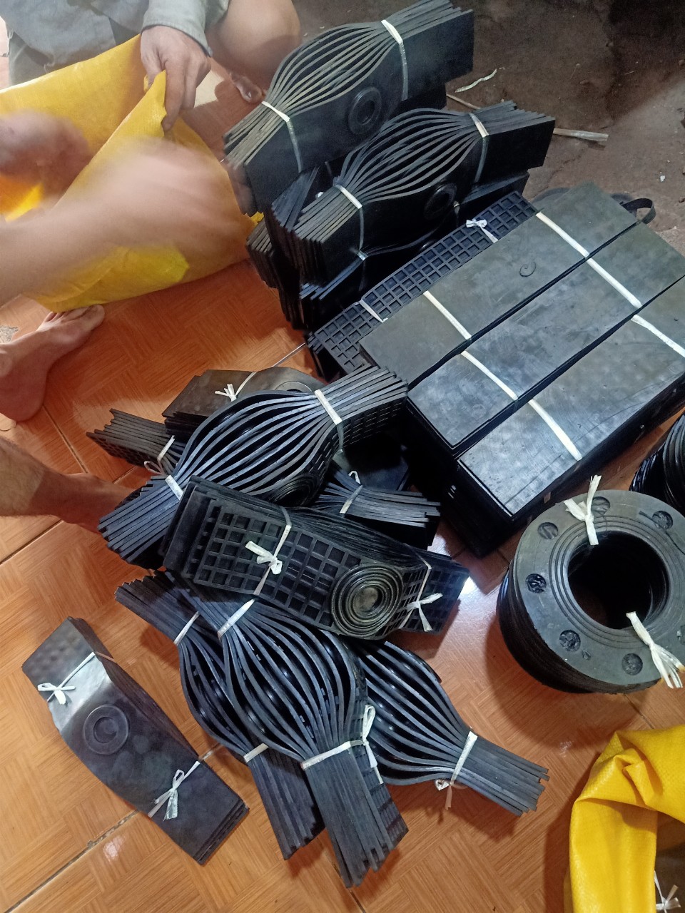 Cao su công nghiệp - Công Ty Cao Su Kỹ Thuật Vũ Trí