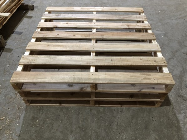 Pallet gỗ - Pallet Gỗ Minh Công - Công Ty TNHH Sản Xuất Và Kinh Doanh Thương Mại Minh Công