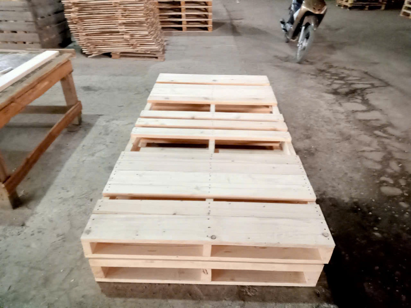 Pallet gỗ