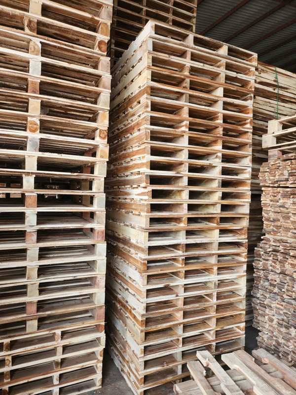 Pallet gỗ