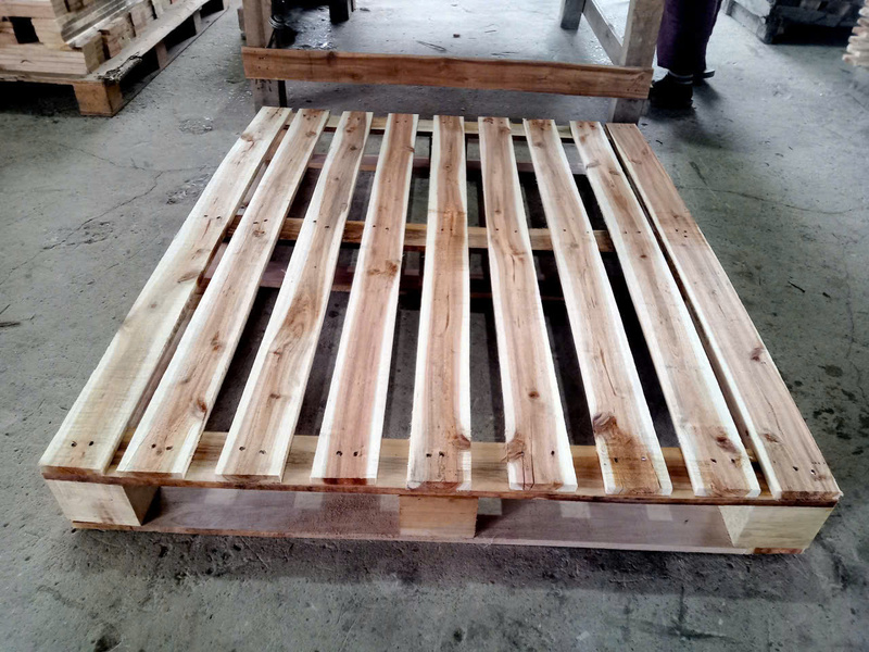 Pallet gỗ