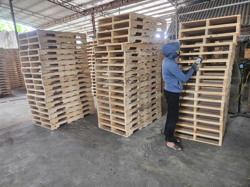 Pallet gỗ