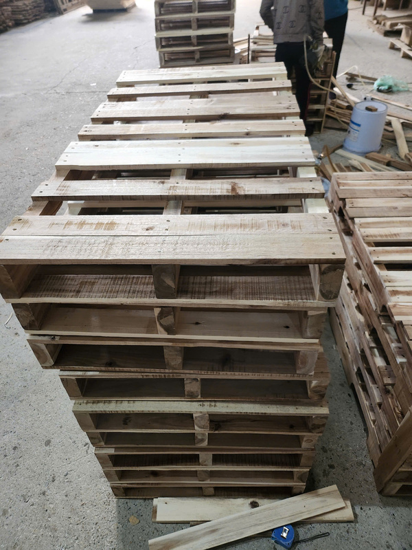 Pallet gỗ - Pallet Gỗ Minh Công - Công Ty TNHH Sản Xuất Và Kinh Doanh Thương Mại Minh Công