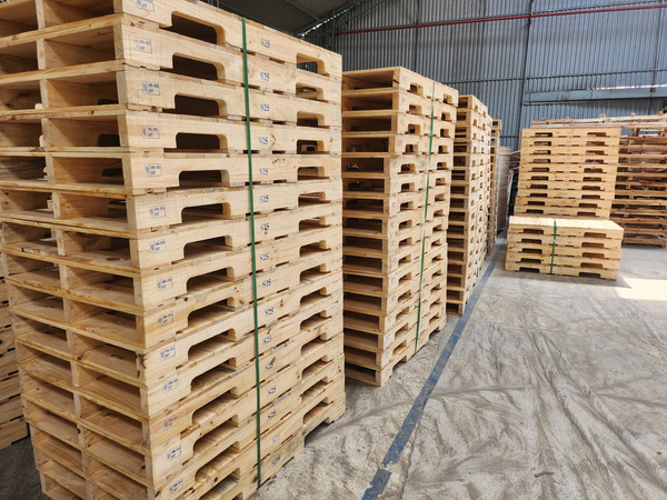 Pallet gỗ - Pallet Gỗ Minh Công - Công Ty TNHH Sản Xuất Và Kinh Doanh Thương Mại Minh Công