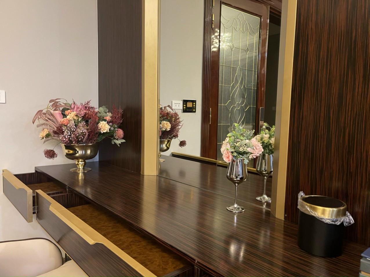 Thiết kế thi công nội thất nhà ở - Xây Dựng Anh Đức - Công Ty TNHH Xuất Nhập Khẩu Và Thương Mại Anh Đức