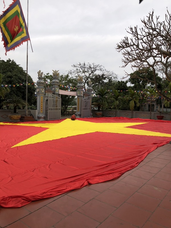 Hình ảnh nhà xưởng may cờ Trung Anh