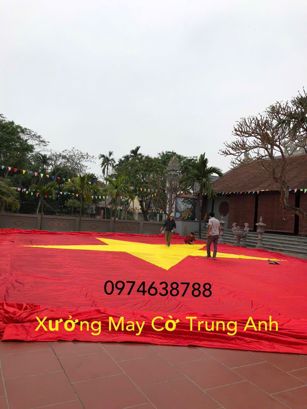 Hình ảnh nhà xưởng may cờ Trung Anh