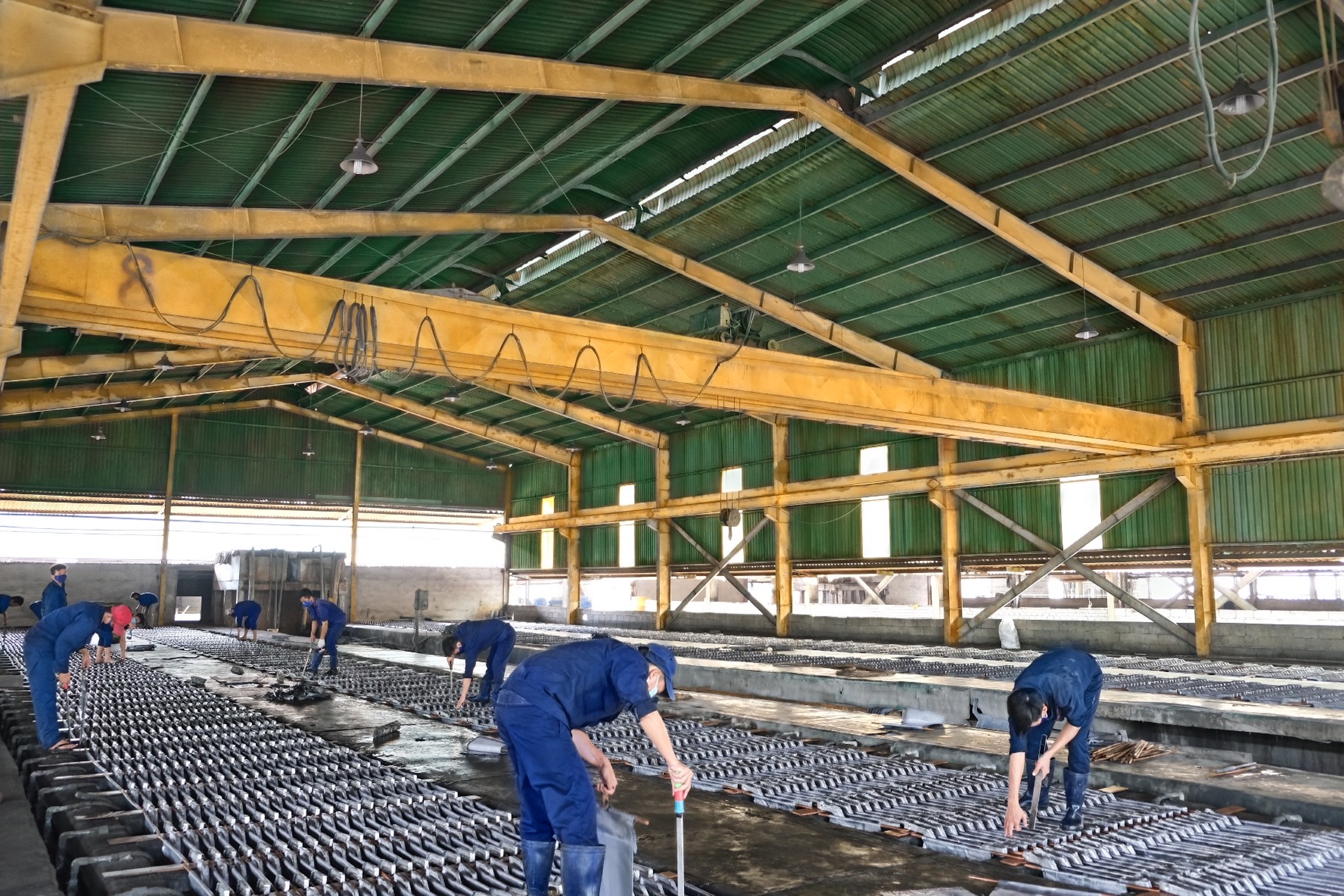 Xưởng điện phân nhà máy công ty Luyện Kim Thăng Long