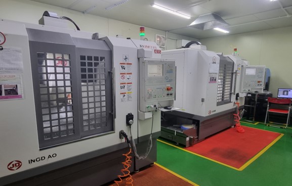 Máy phay khắc kĩ thuật số CNC - Bao Bì Nhựa Linh Kiện Điện Tử Shenhao Việt Nam - Công Ty TNHH Công Nghệ Chính Xác Shenhao Việt Nam