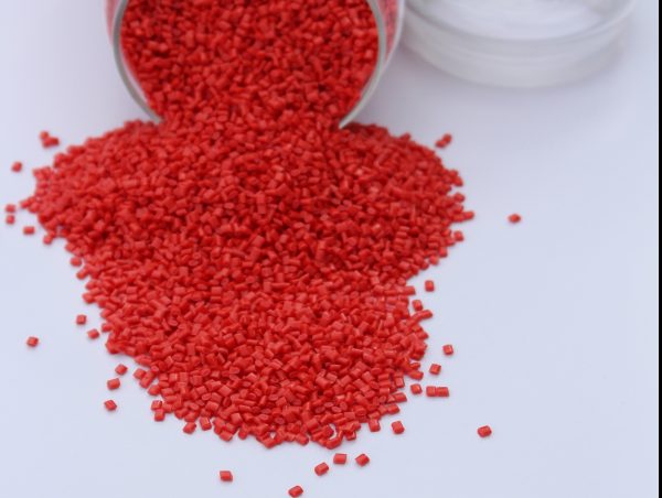 Hạt nhựa màu đỏ - Công Ty Cổ Phần GPM Hà Nội