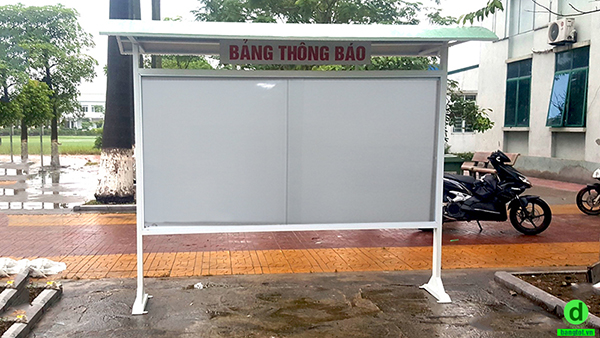 Bảng thông báo có chân