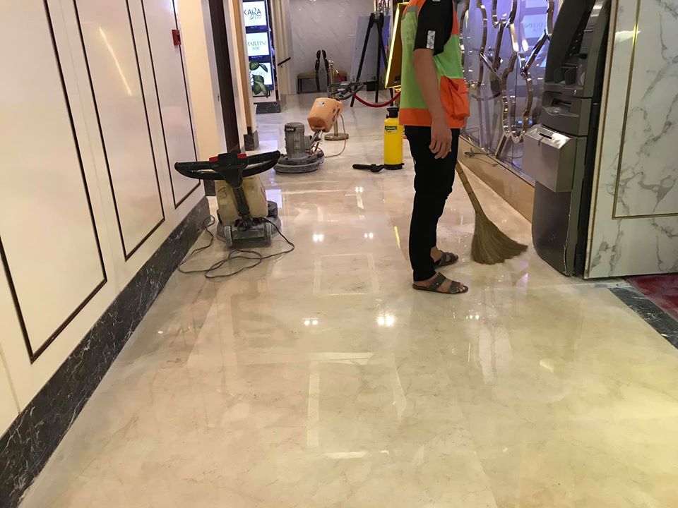 Thi công đánh bóng sàn - Thi Công Sơn Phúc Khang Trang - Công Ty TNHH Xây Dựng Thương Mại Dịch Vụ Phúc Khang Trang