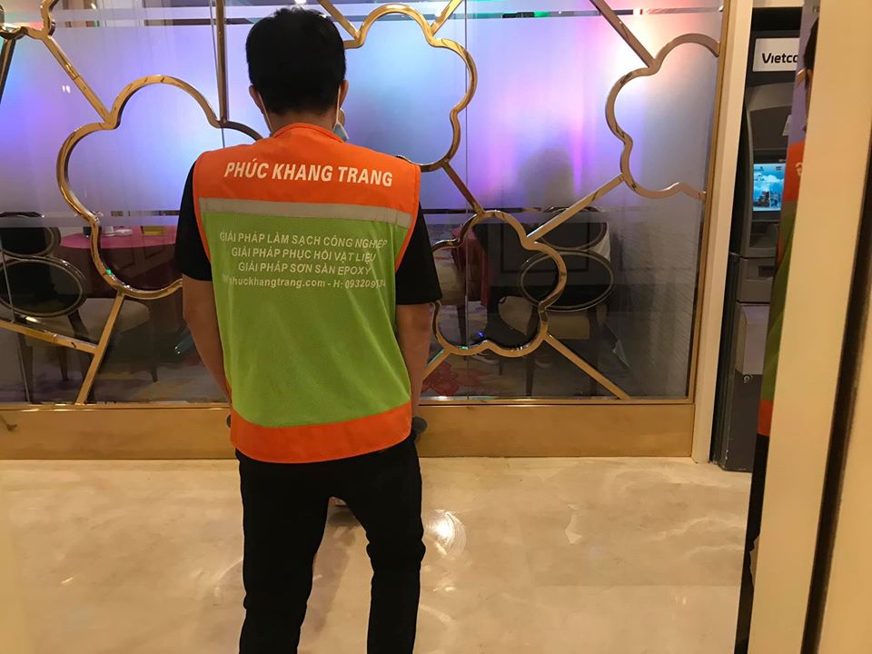 Thi công đánh bóng sàn - Thi Công Sơn Phúc Khang Trang - Công Ty TNHH Xây Dựng Thương Mại Dịch Vụ Phúc Khang Trang