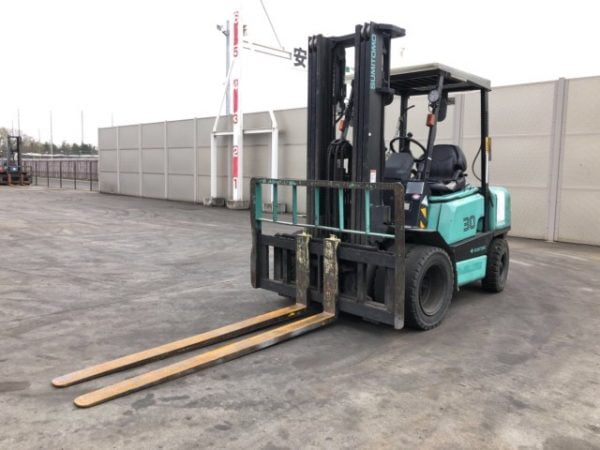 Xe nâng dầu Sumitomo 3 tấn 5m chui container - Xe Nâng Vlift Việt Nam - Công Ty TNHH Xe Nâng Vlift Việt Nam