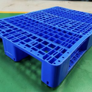 Pallet nhựa có lõi thép