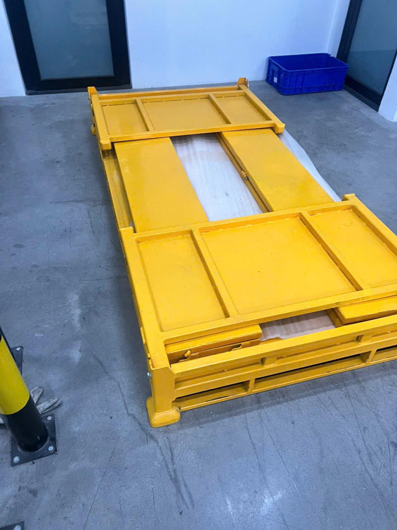 Pallet sắt gấp gọn