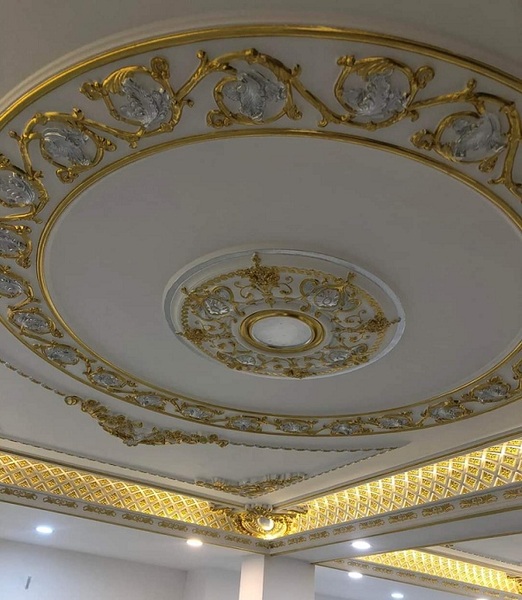 Thi công phào chỉ PU dát vàng