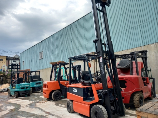 Bán và cho thuê xe nâng