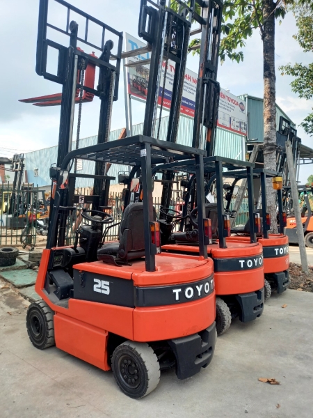 Cho thuê xe nâng Bình Dương