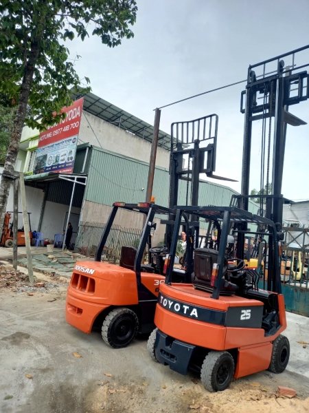 Cho thuê xe nâng Bình Dương