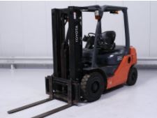 Xe nâng dầu Toyota 2 tấn