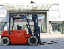 Xe nâng điện Safer