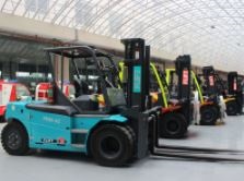 Xe nâng điện Safer