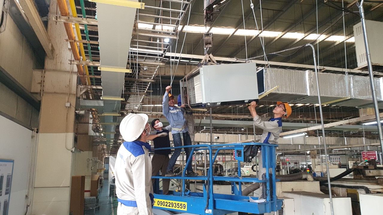 Công ty bao bì công nghiệp KCN Yên Phong - Xe Nâng Người Bằng Thịnh - Công Ty TNHH Bằng Thịnh