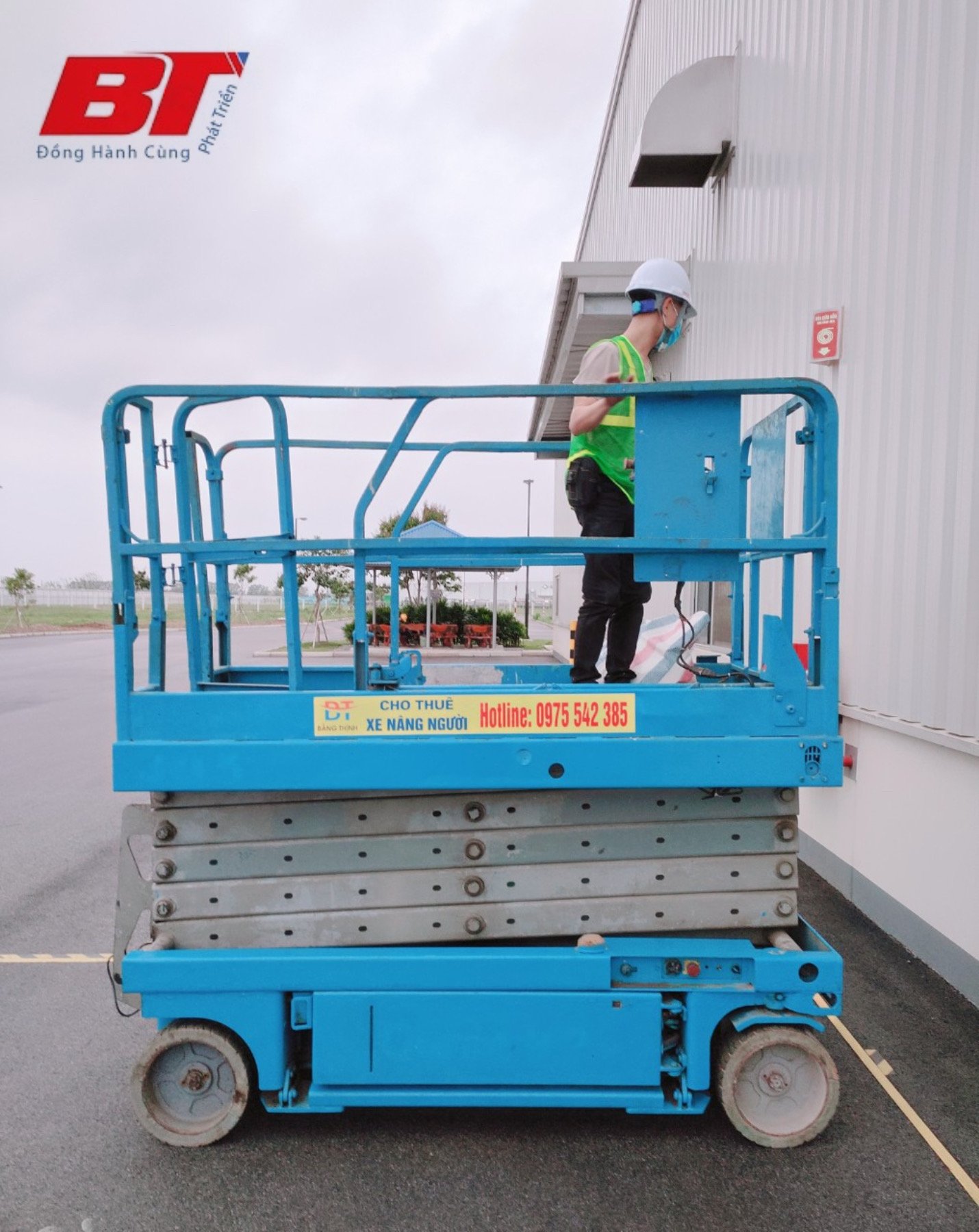 Xe nâng người cắt kéo - Xe Nâng Người Bằng Thịnh - Công Ty TNHH Bằng Thịnh