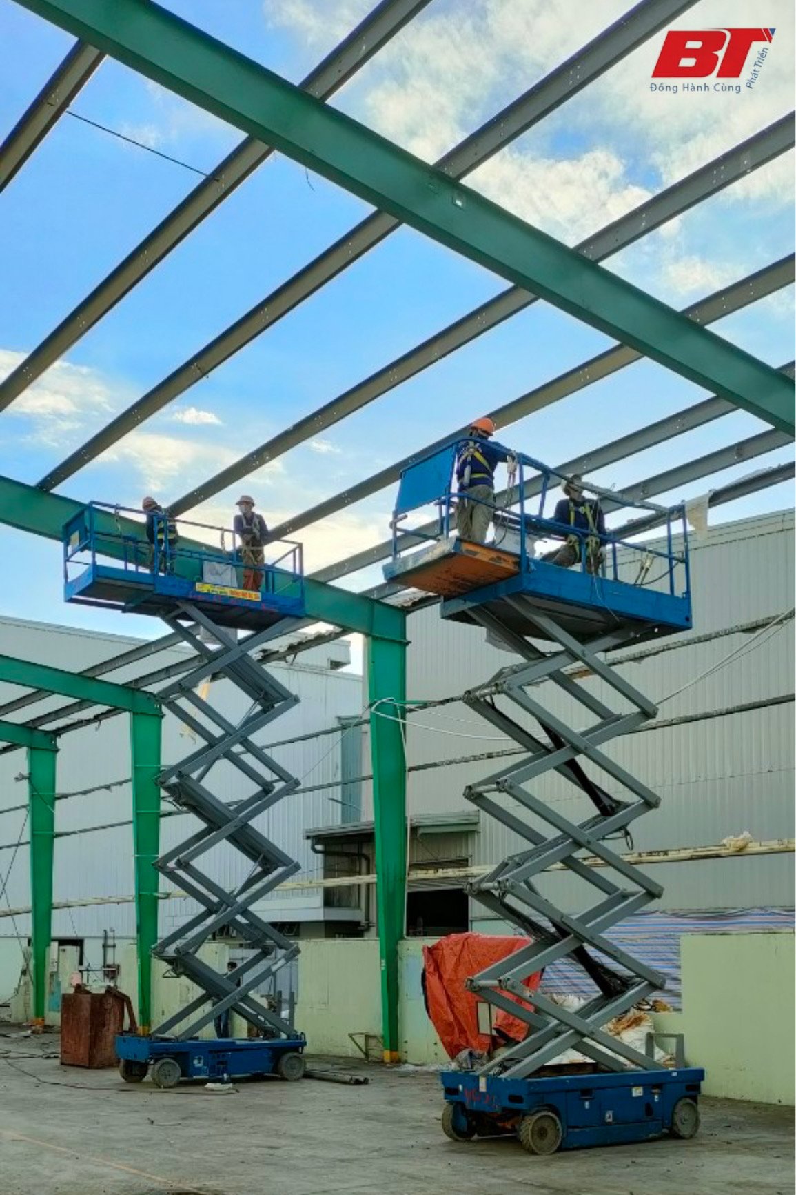 Xe nâng người cắt kéo - Xe Nâng Người Bằng Thịnh - Công Ty TNHH Bằng Thịnh