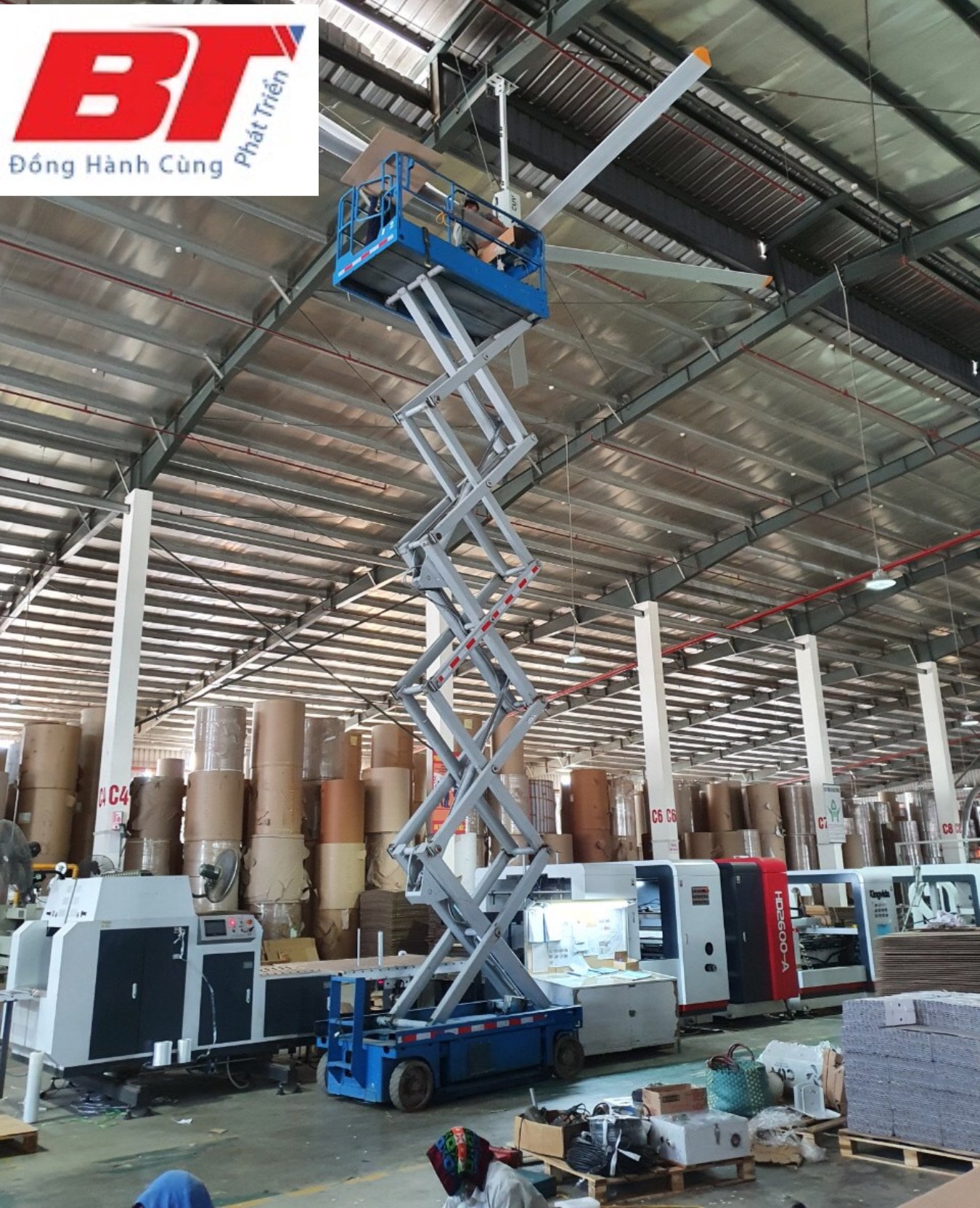 Xe nâng người cắt kéo - Xe Nâng Người Bằng Thịnh - Công Ty TNHH Bằng Thịnh