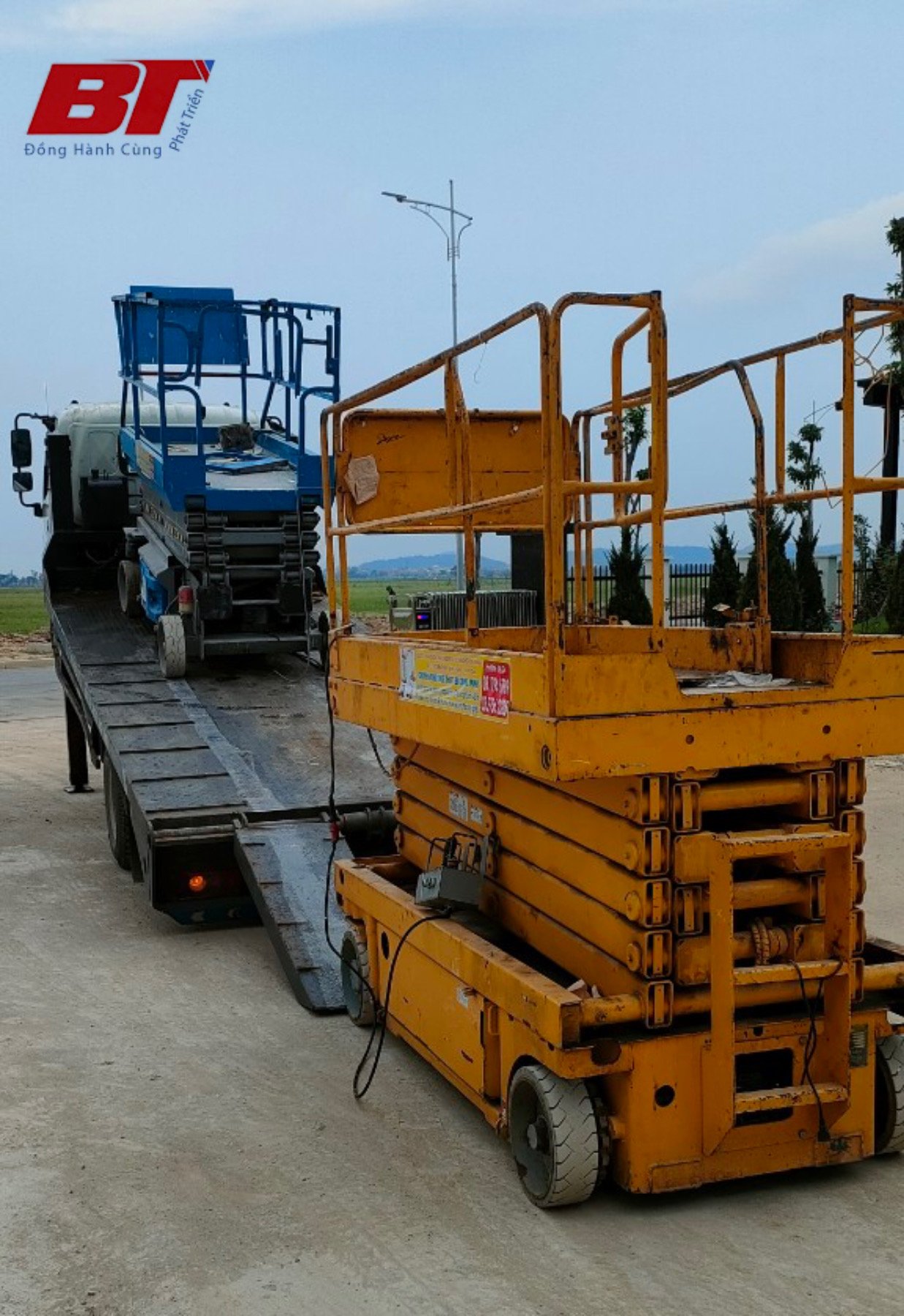 Xe nâng người cắt kéo - Xe Nâng Người Bằng Thịnh - Công Ty TNHH Bằng Thịnh
