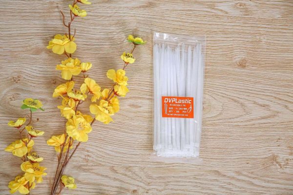 Dây rút nhựa 4x200mm - Dây Rút Nhựa Đại Việt Phát - Công Ty TNHH Đầu Tư Sản Xuất Đại Việt Phát