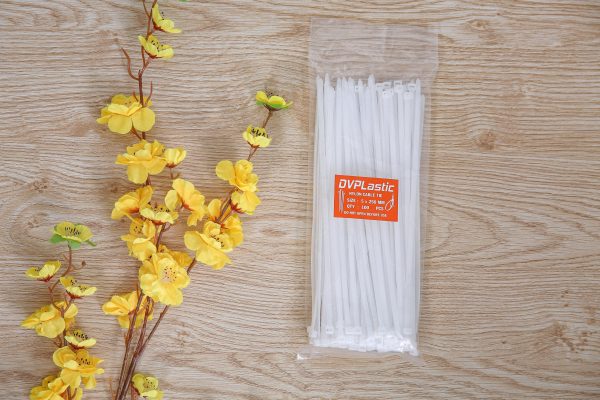 Dây rút nhựa 5x250mm - Dây Rút Nhựa Đại Việt Phát - Công Ty TNHH Đầu Tư Sản Xuất Đại Việt Phát