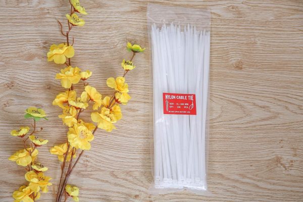 Dây rút nhựa 8x300mm - Dây Rút Nhựa Đại Việt Phát - Công Ty TNHH Đầu Tư Sản Xuất Đại Việt Phát