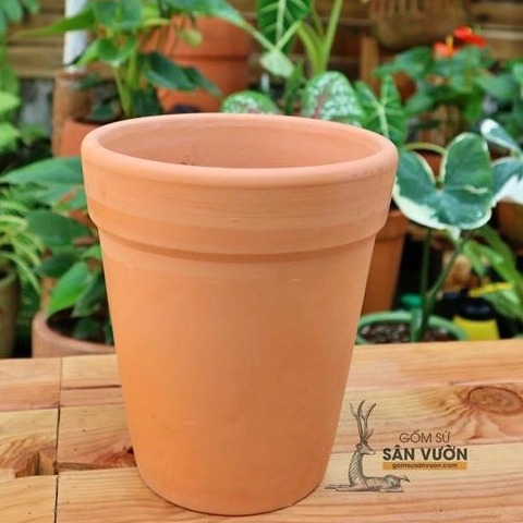 Chậu gốm ly gờ 19cm - Đồ Gốm Sứ Sân Vườn Việt Nam - Công Ty TNHH Gốm Sứ Sân Vườn Việt Nam