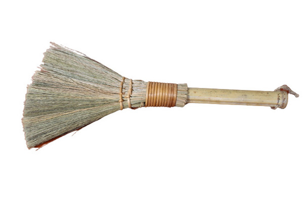 Chổi cán trúc