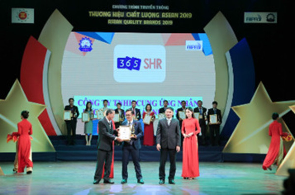 Trao giải