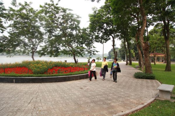Sân vườn cơ quan Bộ tự lệnh thủ đô (Phạm Hùng – Hà Nội)