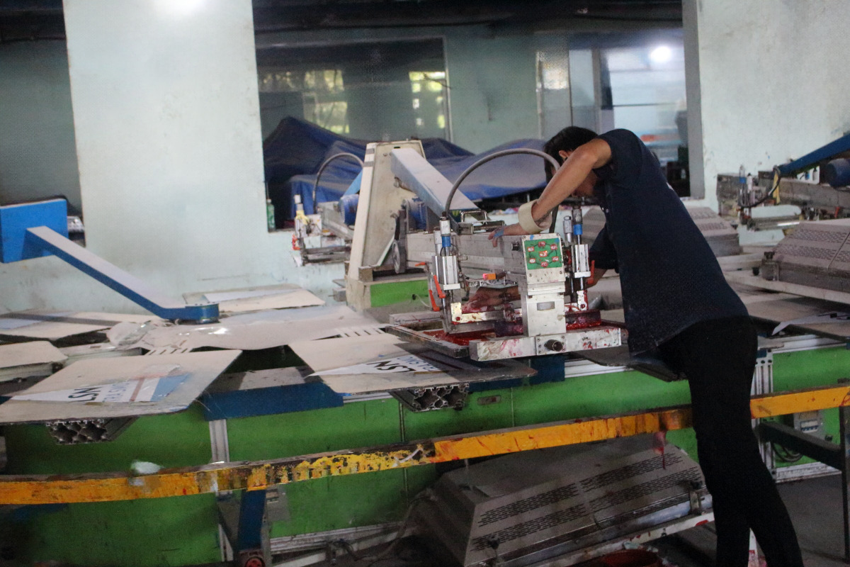 Hình ảnh lao động sản xuất - In ấn Quảng Cáo Bảo Thành - Công Ty TNHH Sản Xuất Thương Mại Bảo Thành