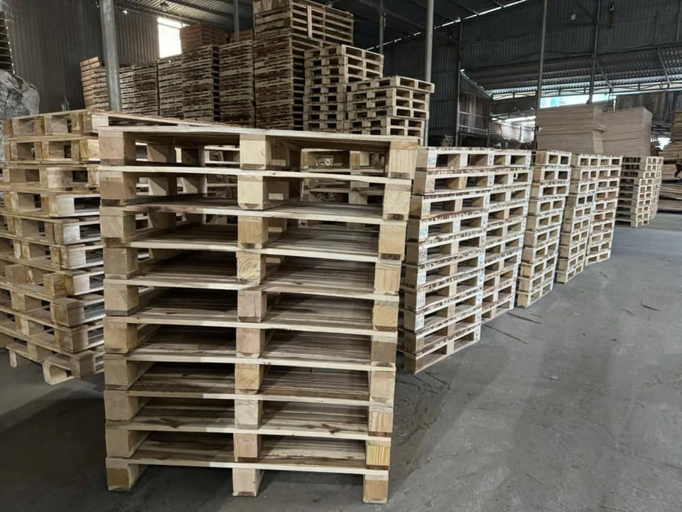Pallet gỗ