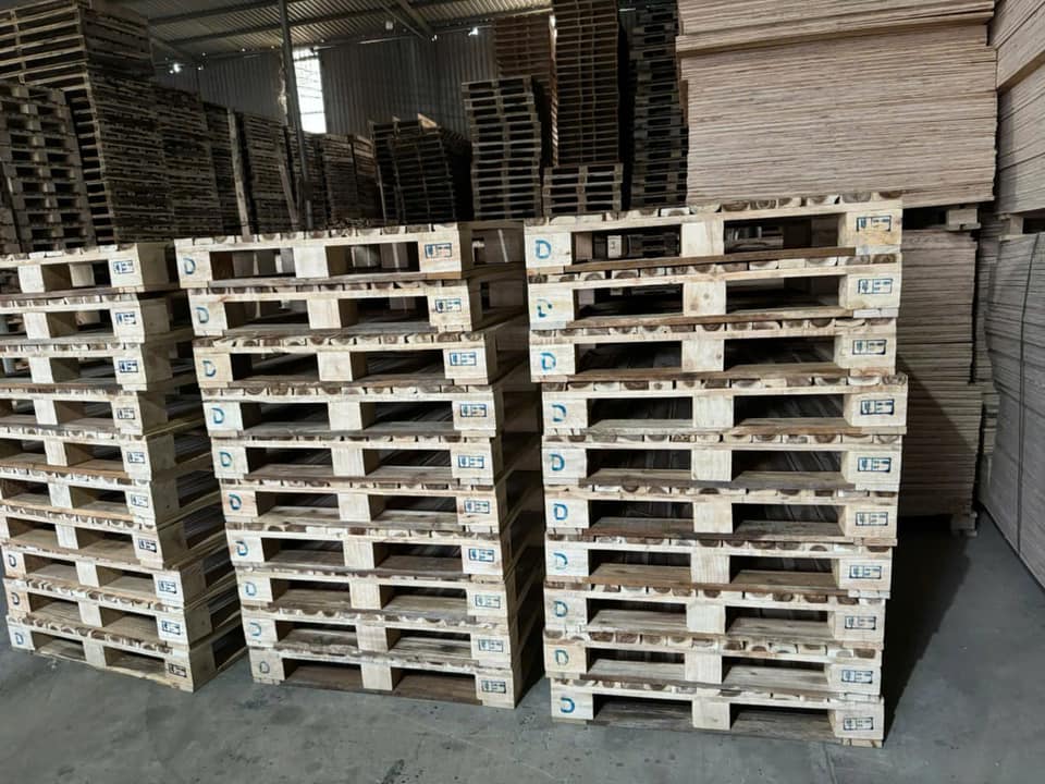 Pallet gỗ