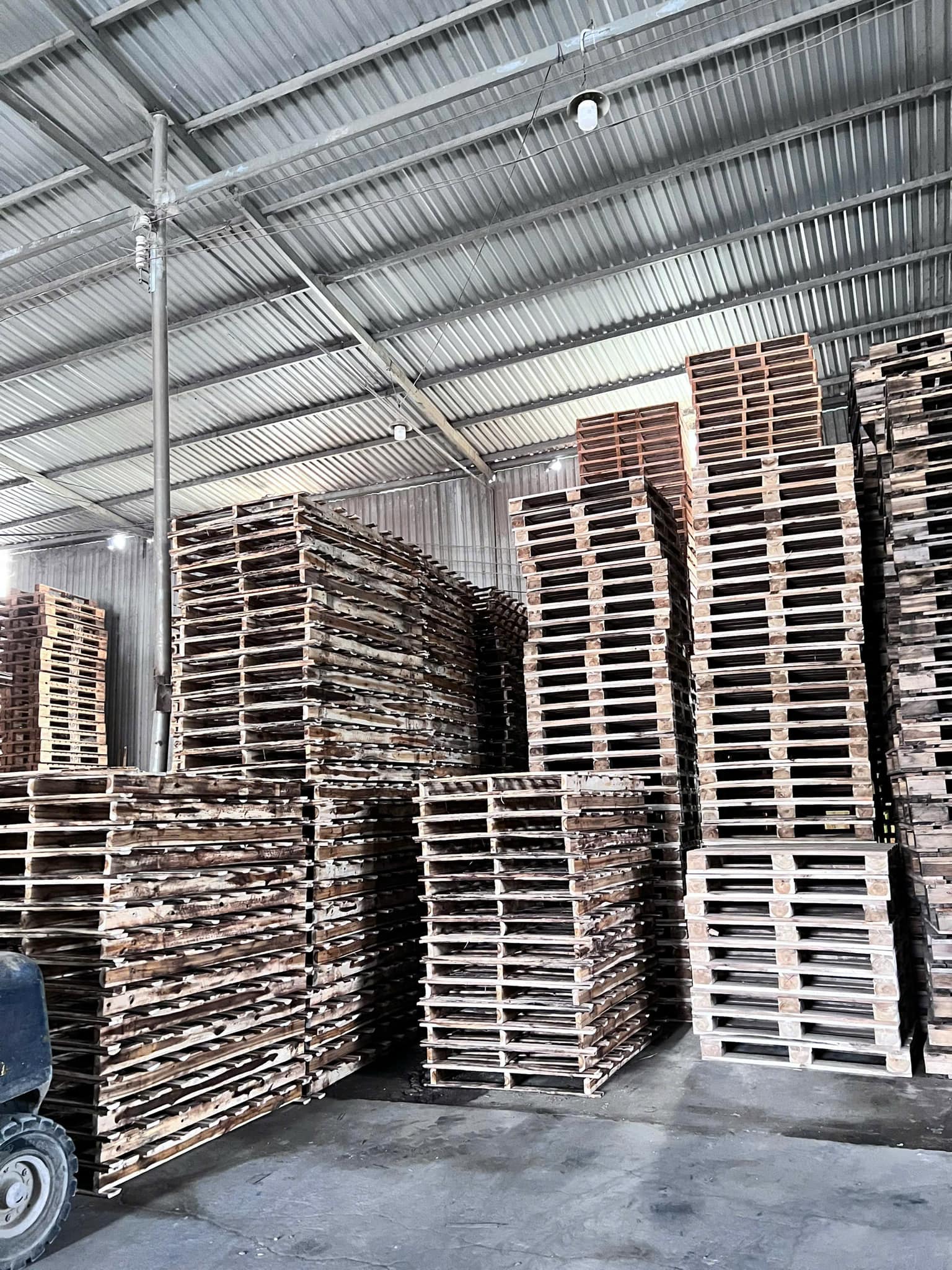 Pallet gỗ