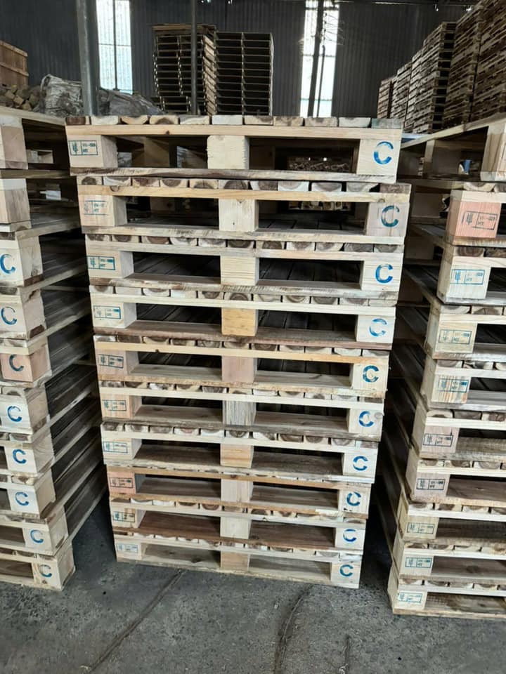 Pallet gỗ