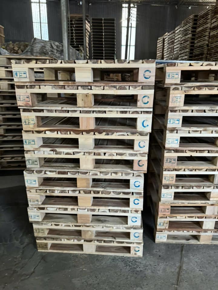Pallet gỗ